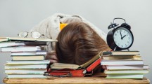 学校忙减负辅导班却人气旺 专家：家长需理性