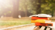 新学期书本很快涨鼓 如何斩断配发教材利益链