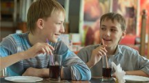 碳酸饮料对青少年健康的危害