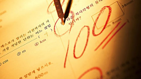 有一种捧杀，叫“考了满分，我以你为荣”